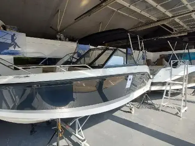 Quicksilver Activ 555 Bowrider