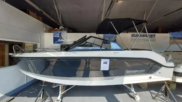 2023 Quicksilver activ 555 bowrider