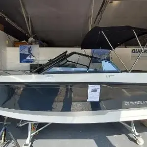 2023 Quicksilver Activ 555 Bowrider