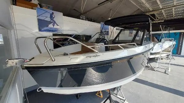 2023 Quicksilver activ 555 bowrider