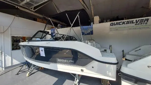 2023 Quicksilver activ 555 bowrider