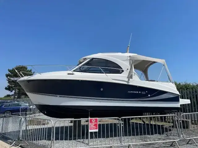 Beneteau Antares 8S