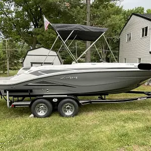 2022 Hurricane Sundeck Sport 205