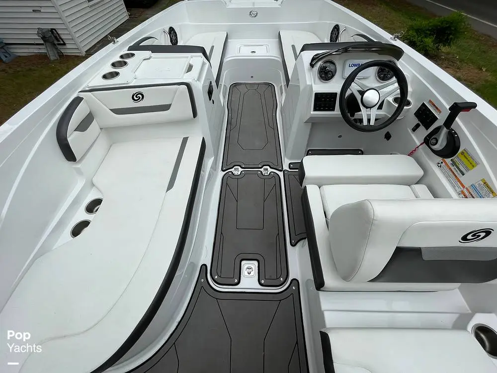 2022 Hurricane sundeck sport ob 205