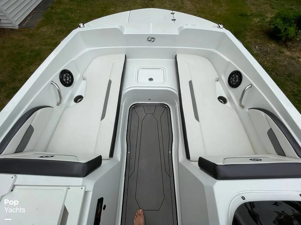 2022 Hurricane sundeck sport ob 205