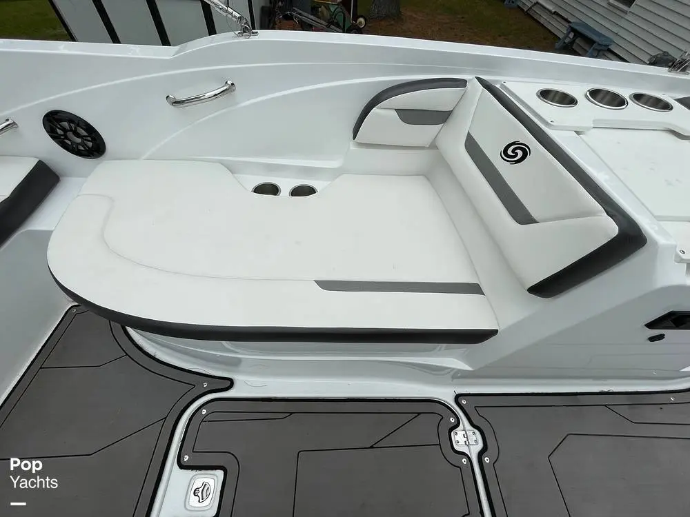 2022 Hurricane sundeck sport ob 205