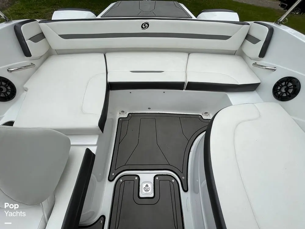 2022 Hurricane sundeck sport ob 205