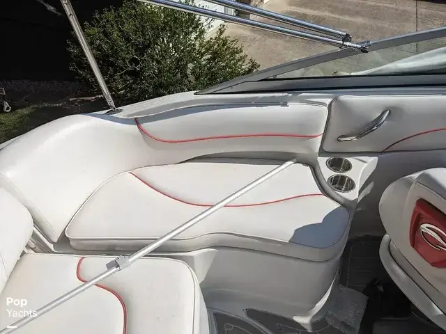 Crownline Deck Boat 220 Ex