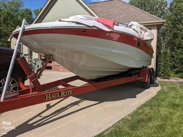 Crownline Deck Boat 220 Ex