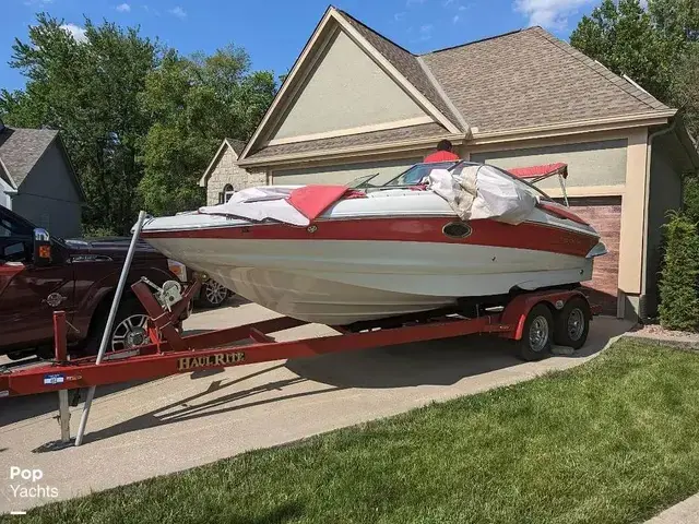 Crownline Deck Boat 220 Ex