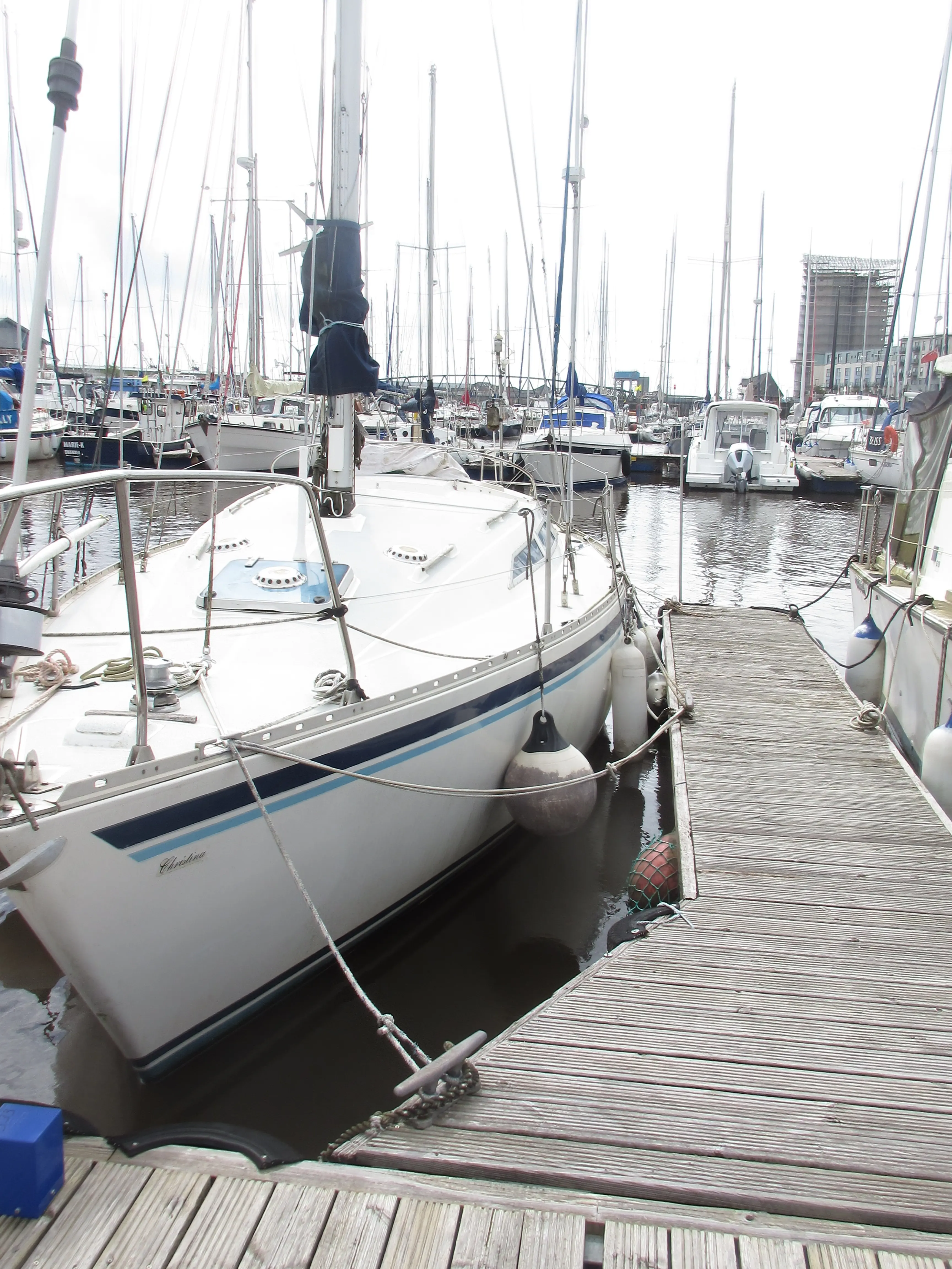 1984 Moody 31 bilge keel