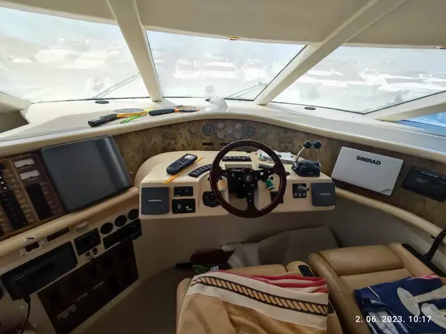 Fairline Squadron 52