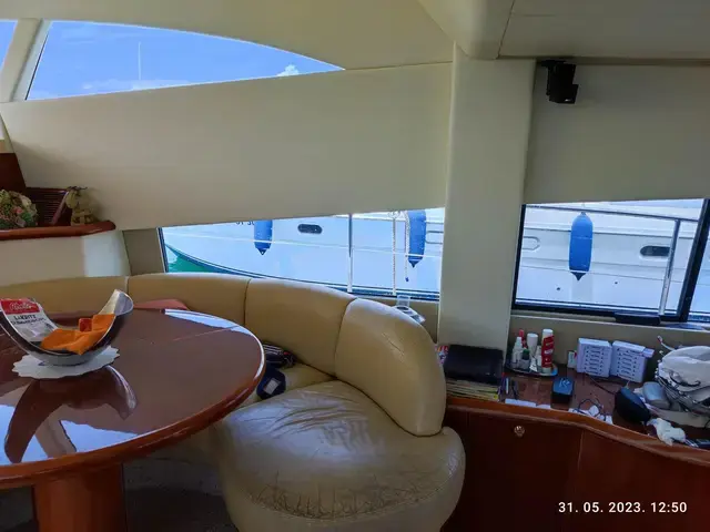 Fairline Squadron 52