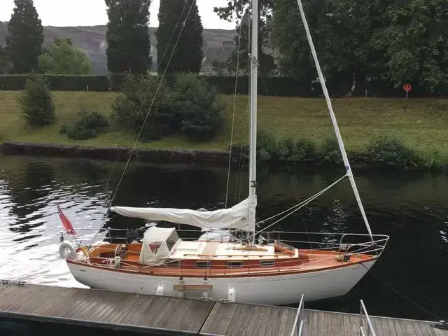 Classic 33' Fantasi Yachts Sloop