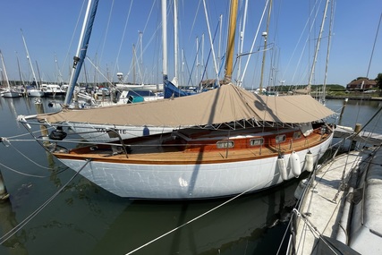 Classic 33' Fantasi Yachts Sloop