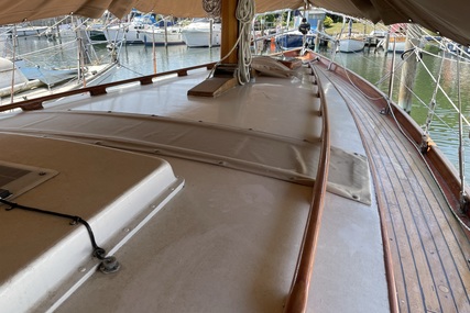 Classic 33' Fantasi Yachts Sloop