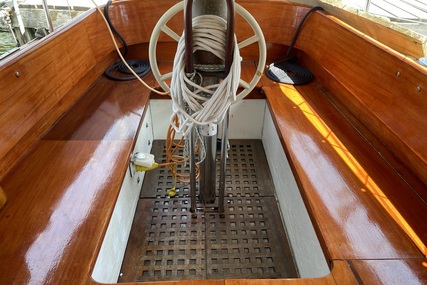 Classic 33' Fantasi Yachts Sloop