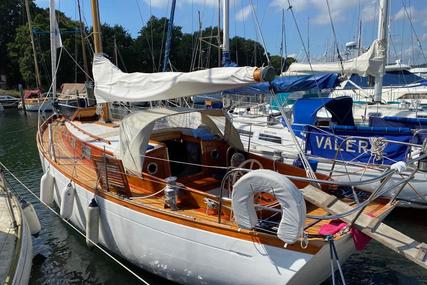 Classic 33' Fantasi Yachts Sloop