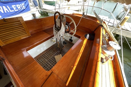 Classic 33' Fantasi Yachts Sloop