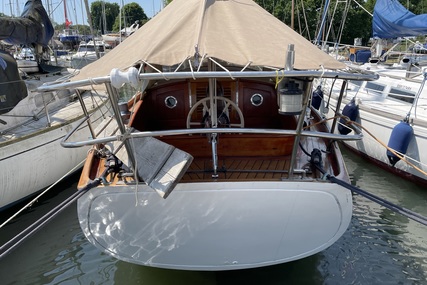 Classic 33' Fantasi Yachts Sloop