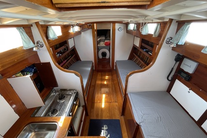 Classic 33' Fantasi Yachts Sloop