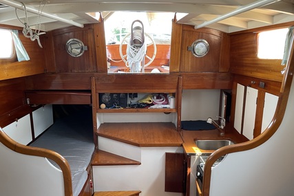 Classic 33' Fantasi Yachts Sloop