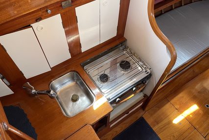 Classic 33' Fantasi Yachts Sloop