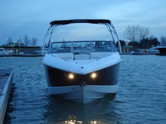 Cobalt 242 Bowrider