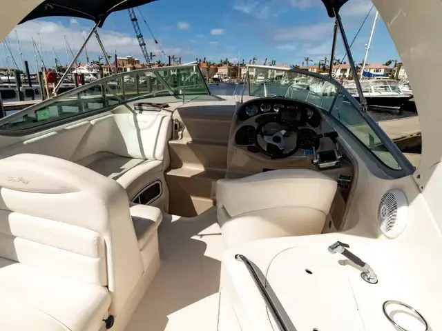 Sea Ray 280 Sundancer