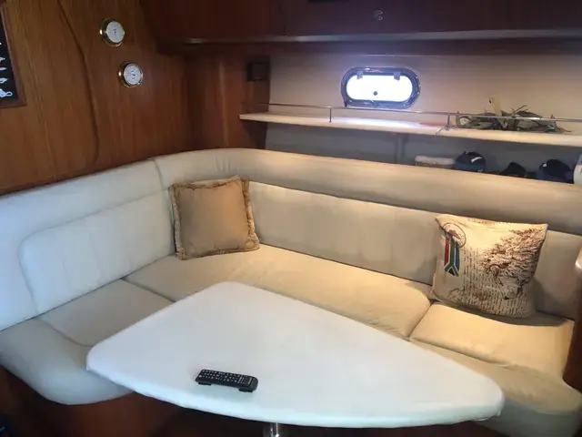 Tiara Yachts 3600 Sovran