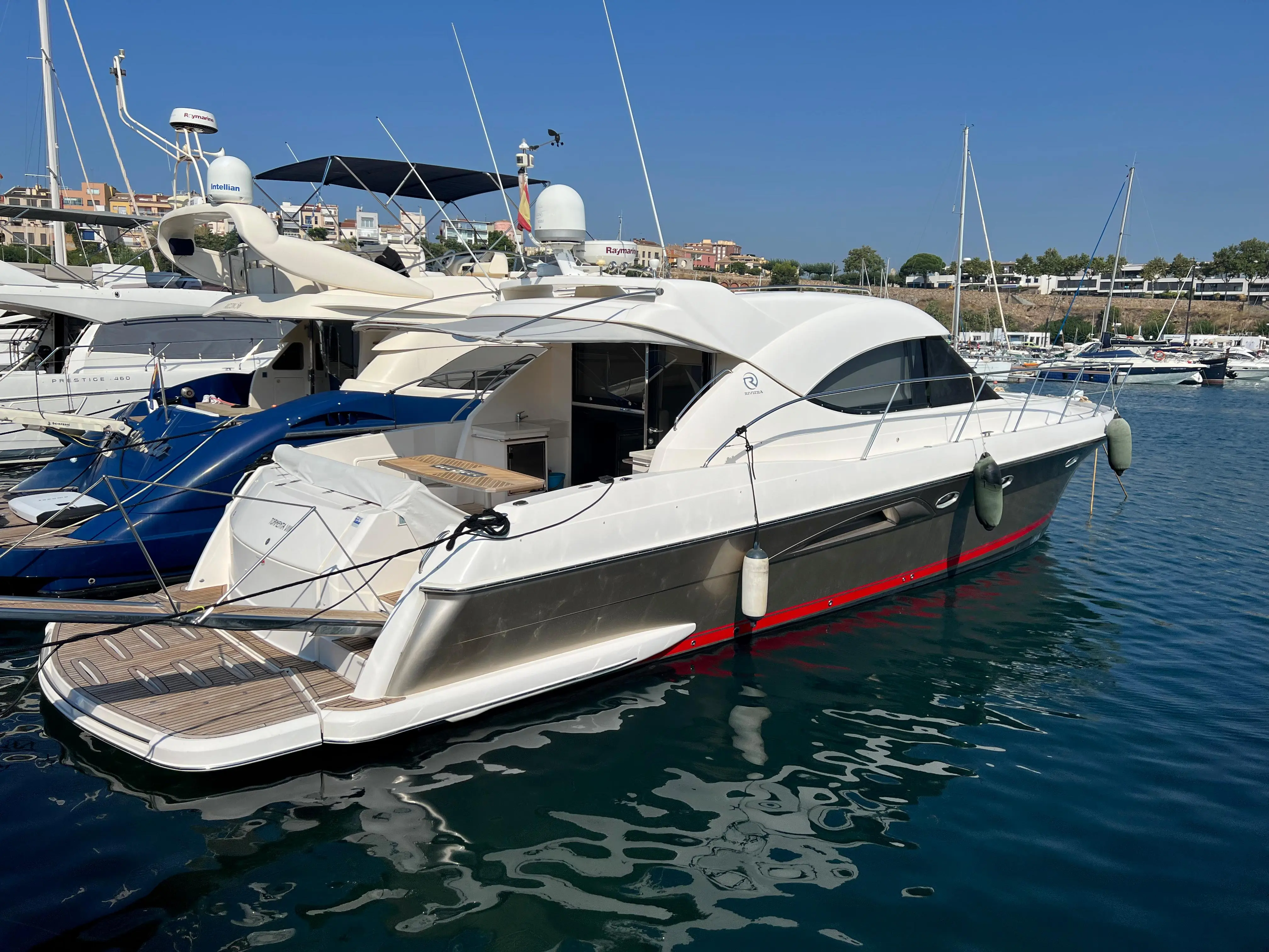 2011 Riviera 5000 sport yacht