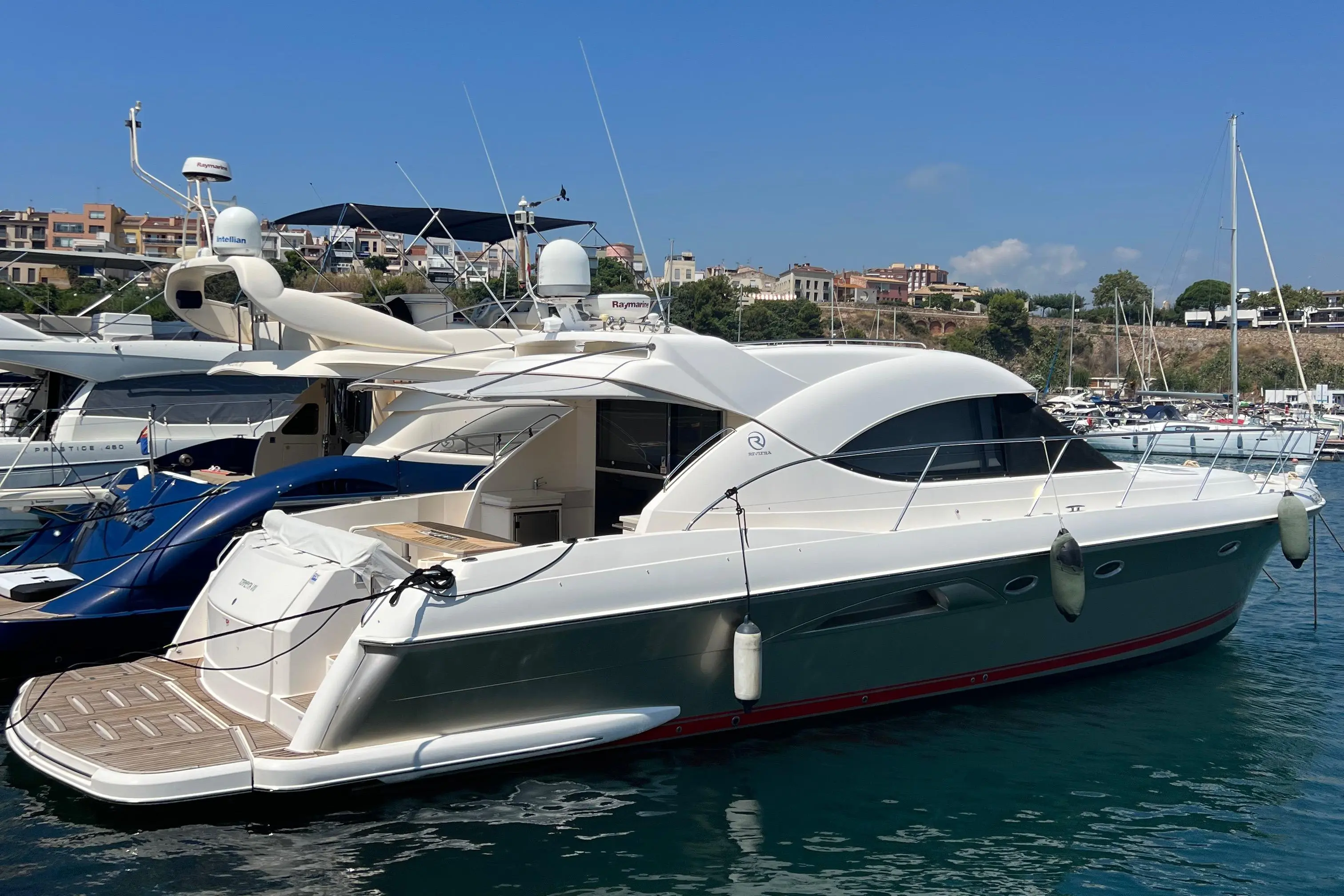 2011 Riviera 5000 sport yacht