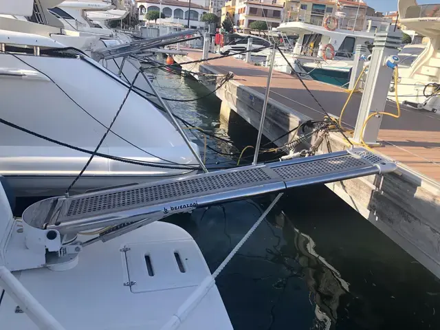 Tiara Yachts 3600 Sovran