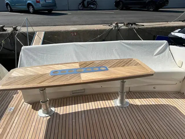 Riviera 5000 Sport Yacht