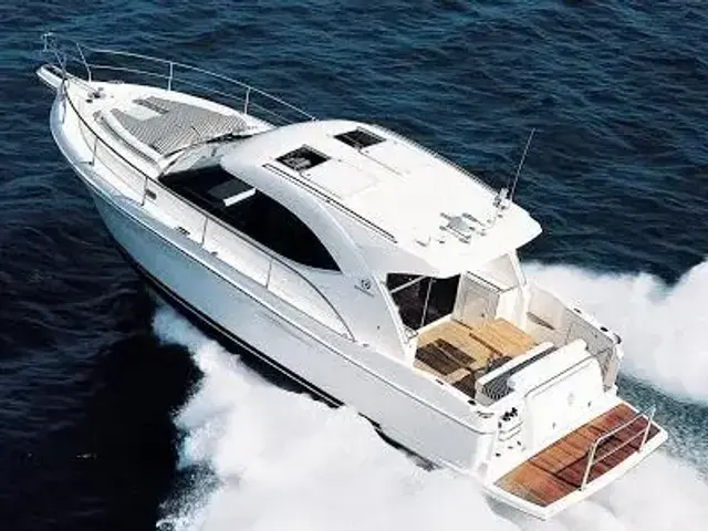 Riviera 3600 Sport Yacht