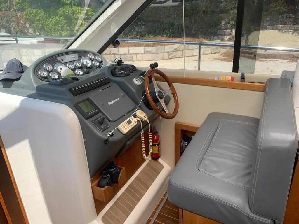 2007 Riviera 3600 sport yacht