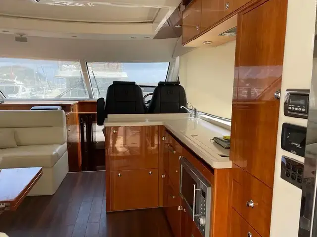 Riviera 5000 Sport Yacht