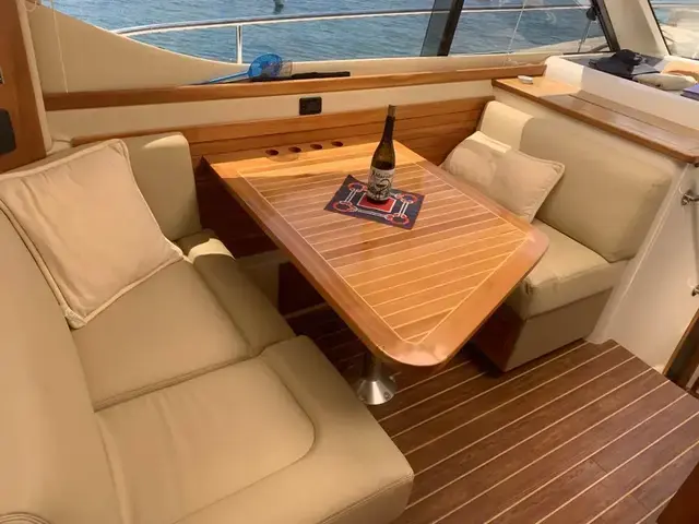 Riviera 3600 Sport Yacht