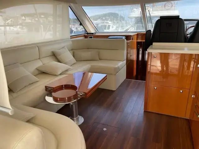 Riviera 5000 Sport Yacht