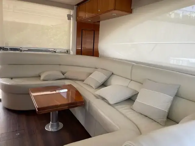 Riviera 5000 Sport Yacht