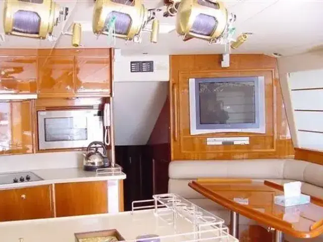 Riviera Enclosed Flybridge 63