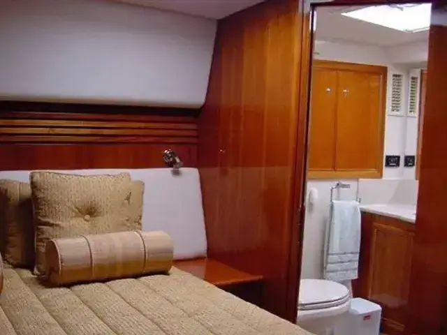 Riviera Enclosed Flybridge 63