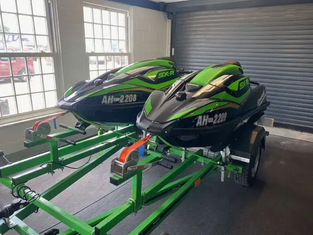 Kawasaki Twin SXR stand up jet ski