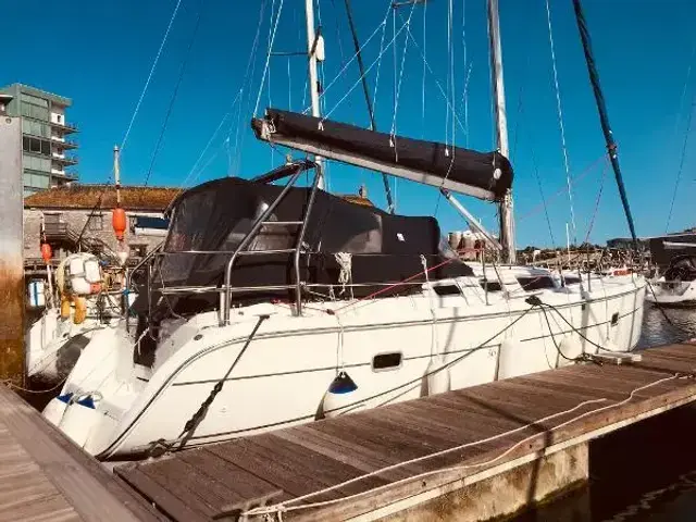 Hunter Legend 36 - Fin Keel