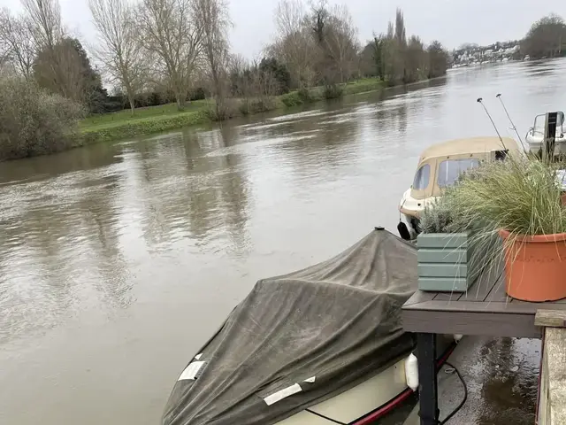 River and Tides River Boat