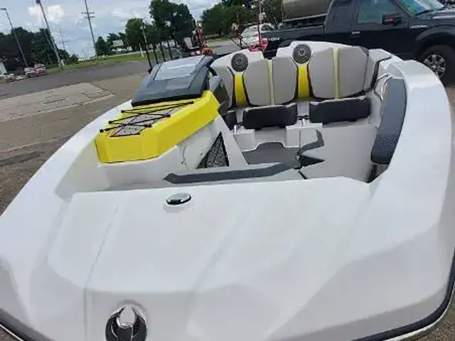 Scarab Boats 165 ID