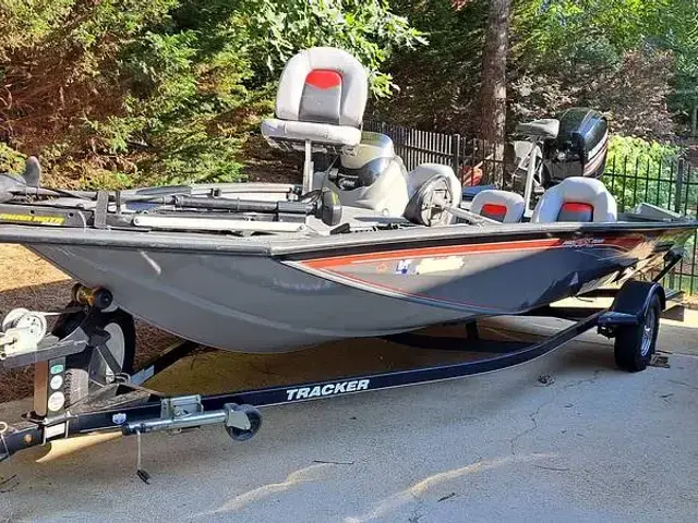 Tracker Boats Pro Team 195TXW