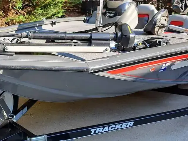 Tracker Boats Pro Team 195TXW