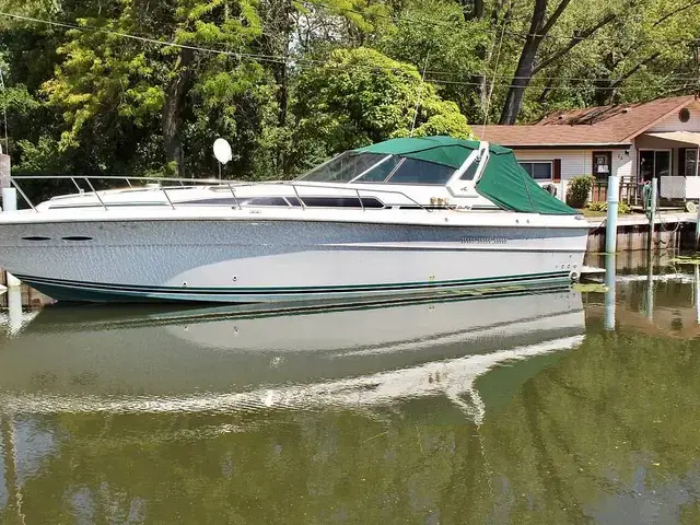 Sea Ray 390 Express Cruiser