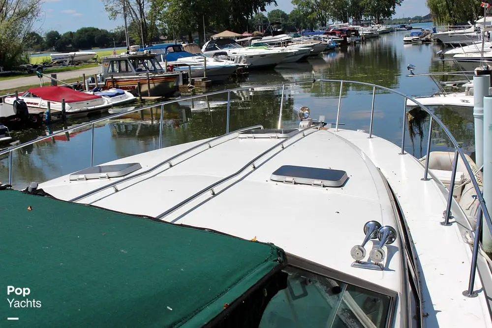 1987 Sea Ray 390 express cruiser